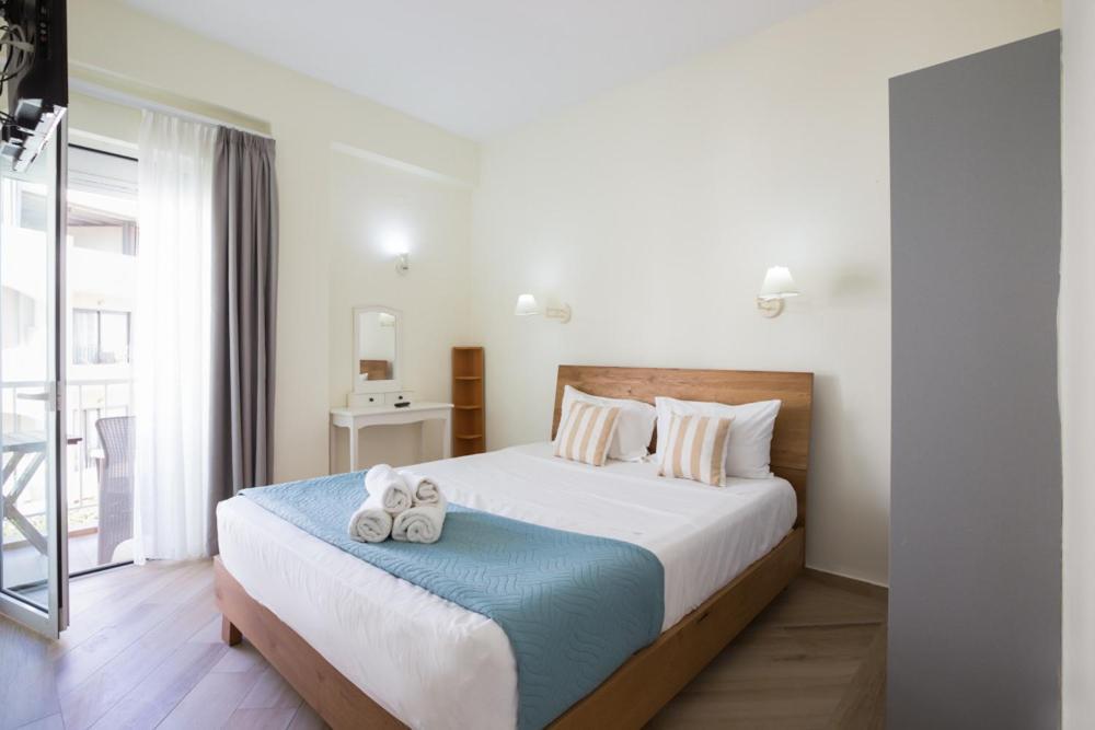 Theo Apartments 罗希姆诺 外观 照片