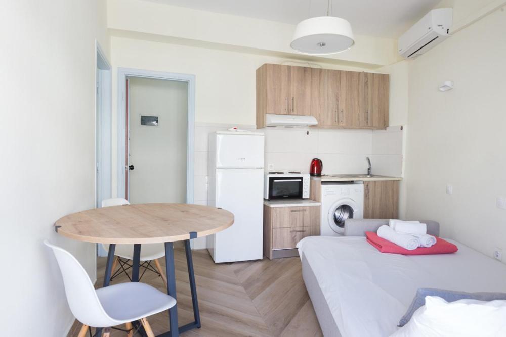 Theo Apartments 罗希姆诺 外观 照片