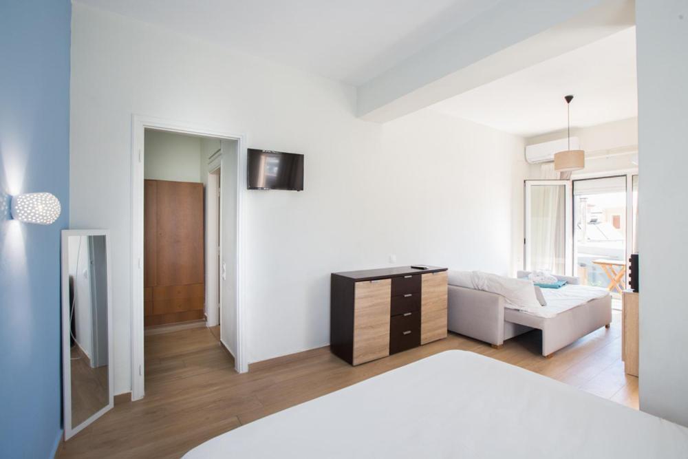Theo Apartments 罗希姆诺 外观 照片